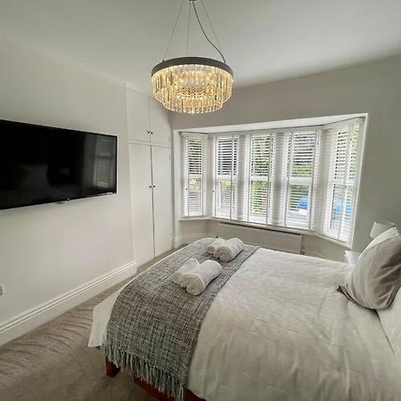 Modern 2 Bed Flat W Parking, Dog Friendly, Central ボーンマス エクステリア 写真