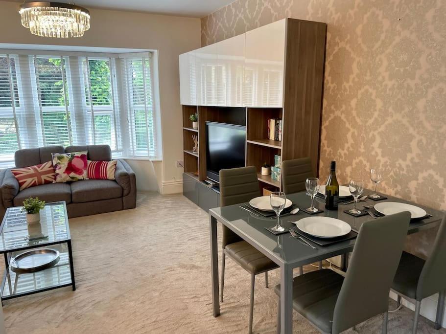 Modern 2 Bed Flat W Parking, Dog Friendly, Central ボーンマス エクステリア 写真